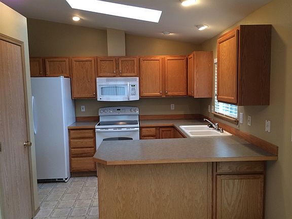 2nd image of 5616 107th St