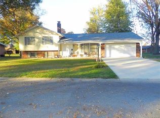 75 N 7th St, Breese, IL 62230