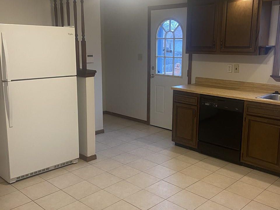 2nd image of 5613 Axbridge Rd