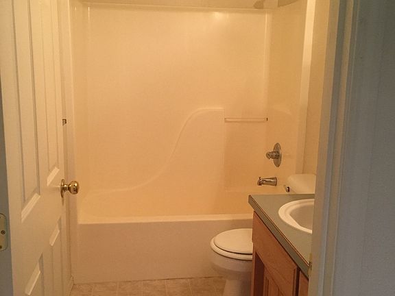 5th image of 238 Berrydale Ave APT E