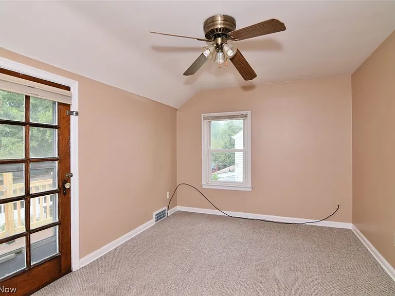1408 Winston Rd — Photo 24