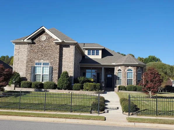 6329 Central Park Ln NW, Huntsville, AL 35806