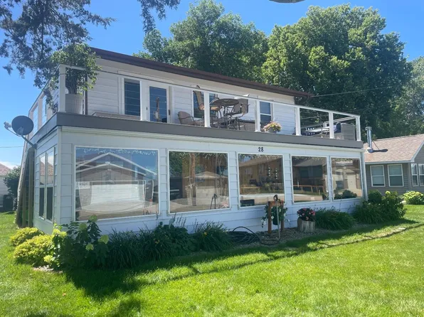 28 Sandy Point Dr #24A, Elwood, NE 68937