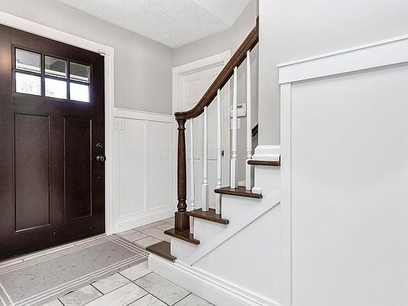 3rd image of 3406 Chatford Cir NE