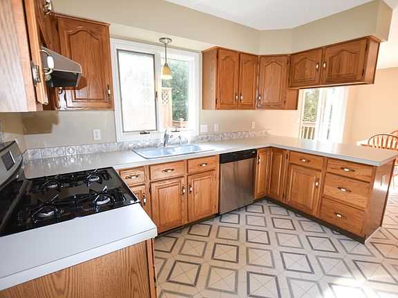 5th image of 3141 Boyes Ave NE
