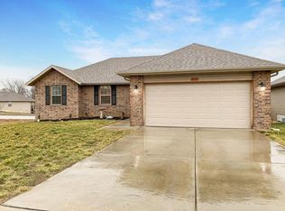 4517 W Brownstone Trce, Springfield, MO 65807