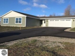 9173 Kingsfield Dr, Kingsley, MI 49649