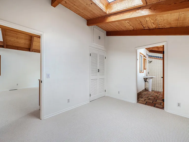 1539 Miramar Ln — Photo 13