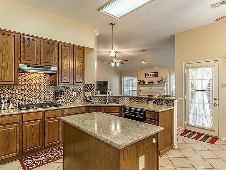 4230 Torrey Creek Ln — Photo 5