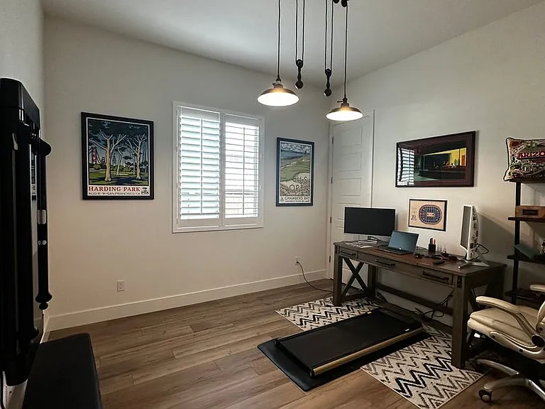 2305 Banks Dr — Photo 47