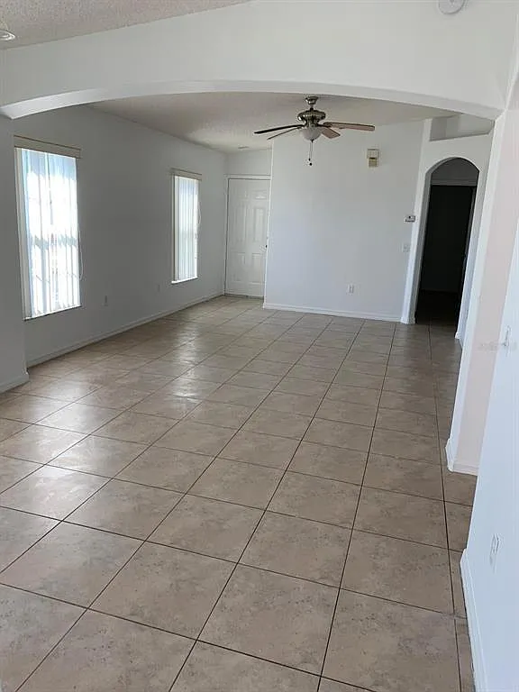 3 bed, 2.0 bath, 1136 sqft, $1,750 — Photo 4