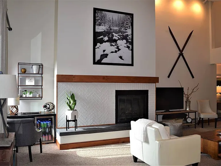 250 Ski Hill Rd #10 — Photo 2