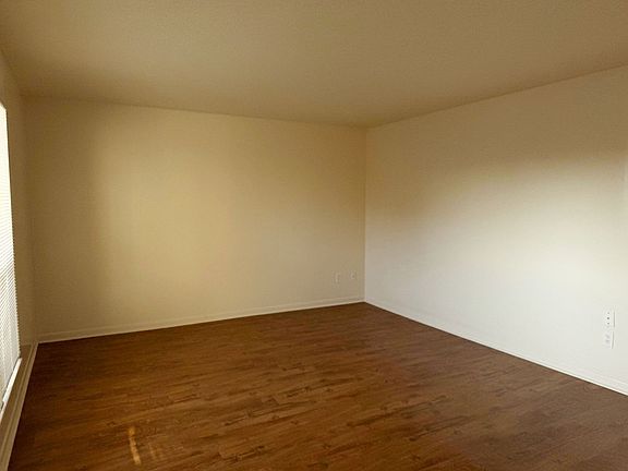 4th image of 505 Cross Creek Rd #505C-A