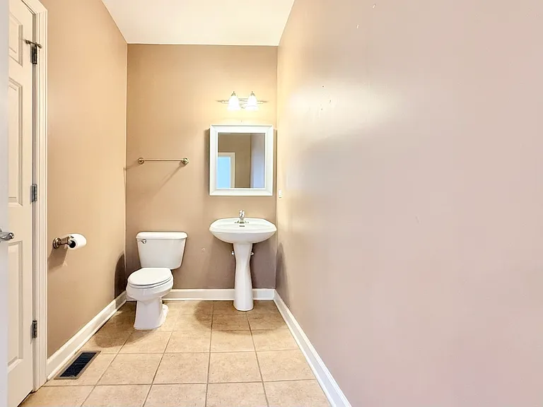 930 Case St — Photo 18
