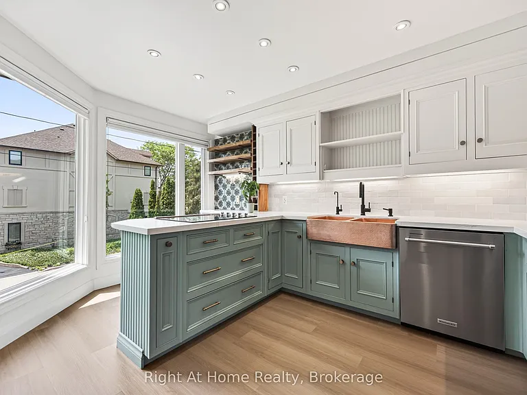 109 Brant St — Photo 28