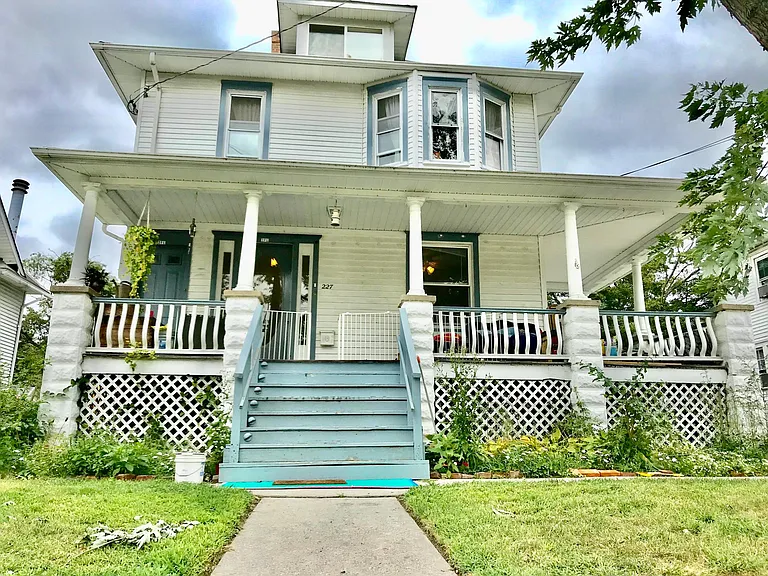 227 Chestnut St #1 — Photo 27