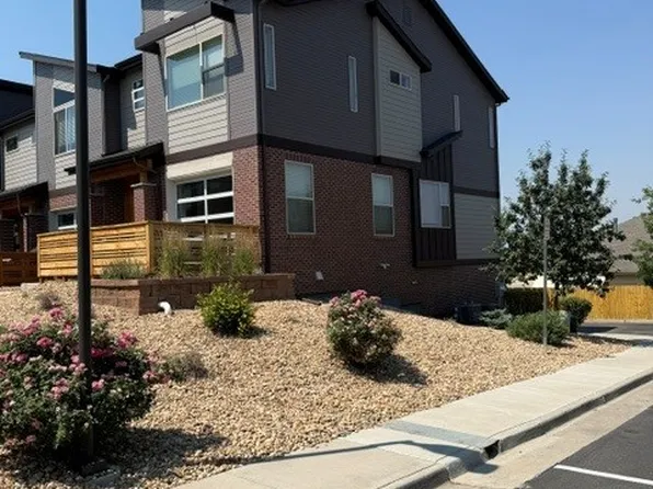 19488 E Sunset Cir, Aurora, CO 80015