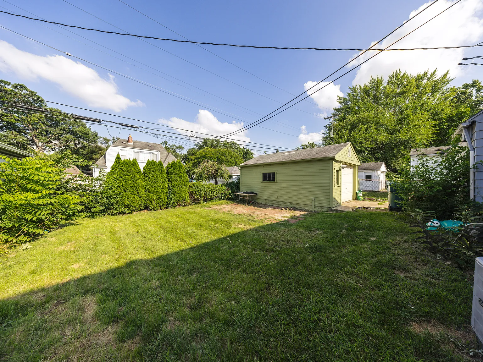 3 bed, 1792 sqft, $2,100 — Photo 3