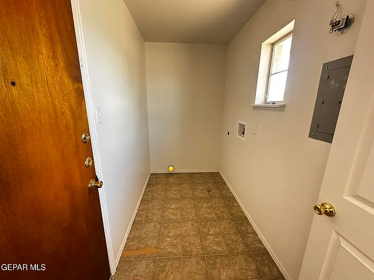 5719 Bainbridge Ave — Photo 7