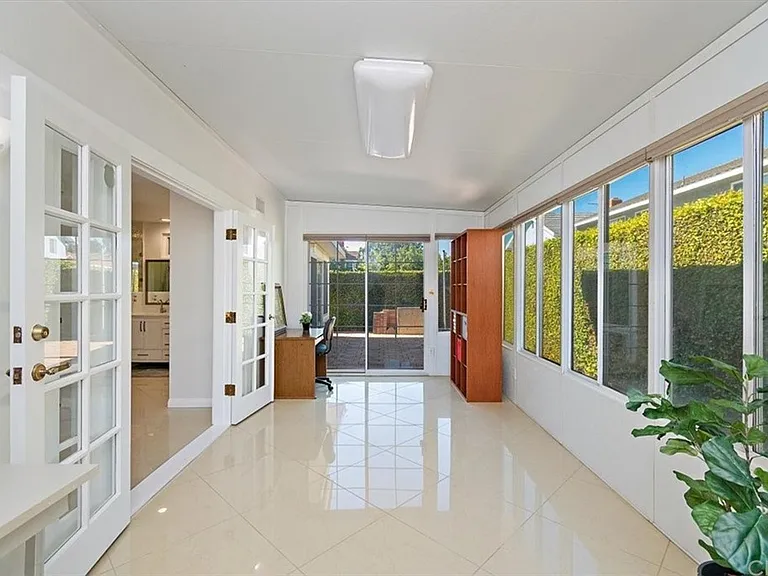 13043 Espinheira Dr — Photo 14