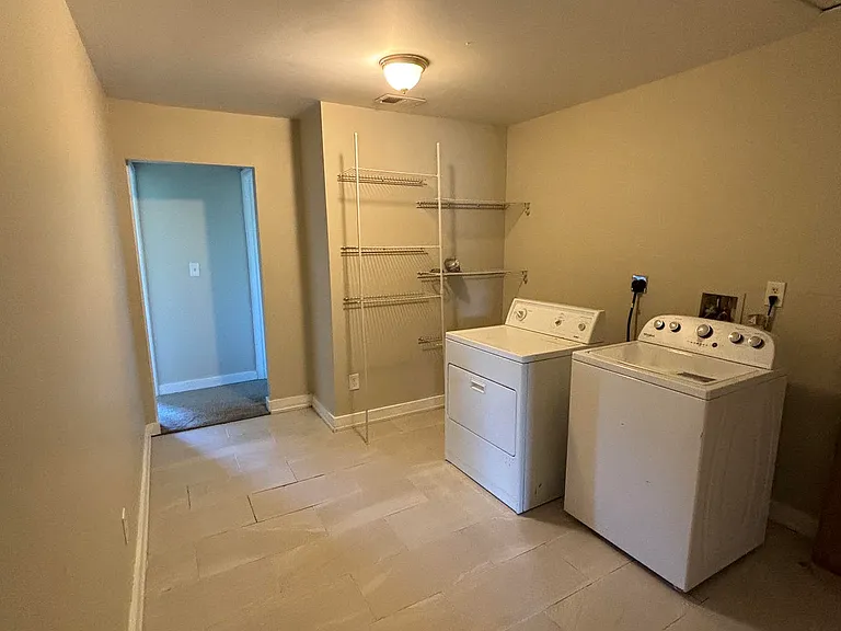 600 NW Westvale Cir #A — Photo 6