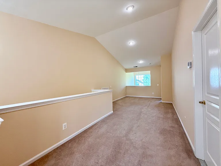 8 Trewbridge Ct — Photo 13