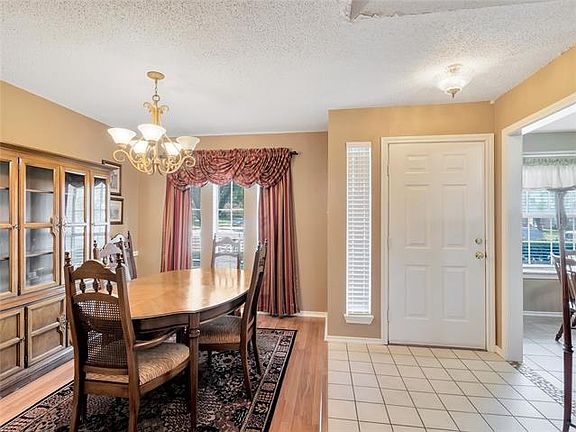 5th image of 1100 Old Knoll Dr
