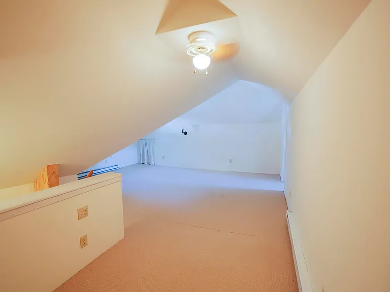 1849 Saint Clair Ave — Photo 10
