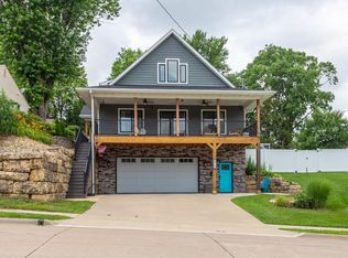 879 Rush St, Dubuque, IA 52003