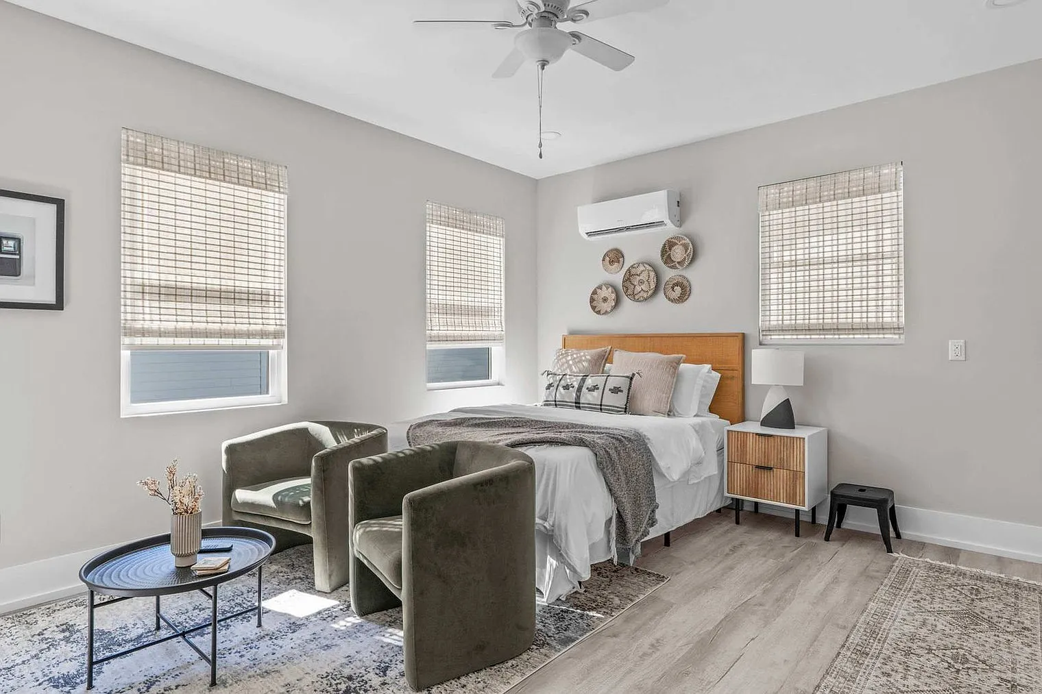 Studio, 1.0 bath, 592 sqft, $3,801 — Photo 2