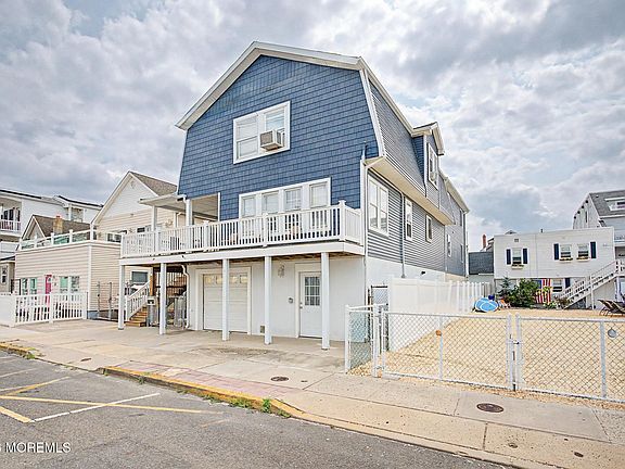 2nd image of 27 Dupont Avenue