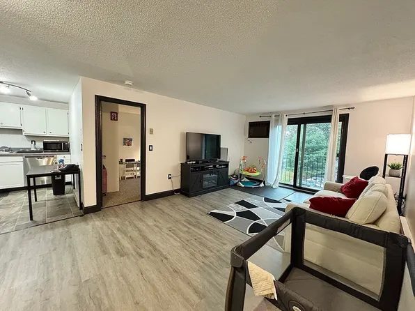 80 Stanton St APT 32, Worcester, MA 01605