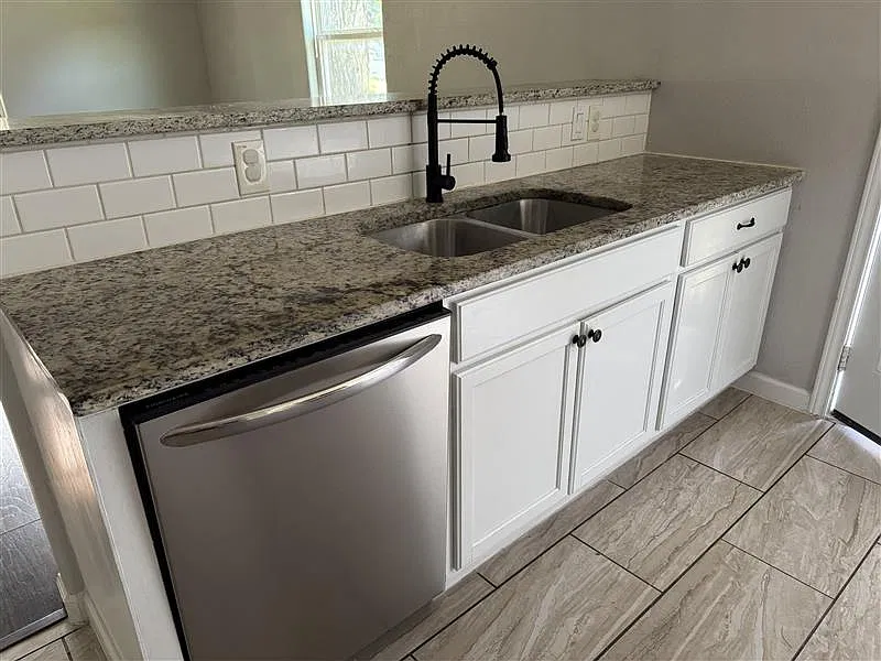 1 bed, 500 sqft, $1,200 — Photo 1
