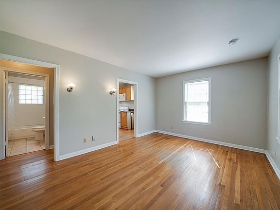 4th image of 1732 Watterson Rd