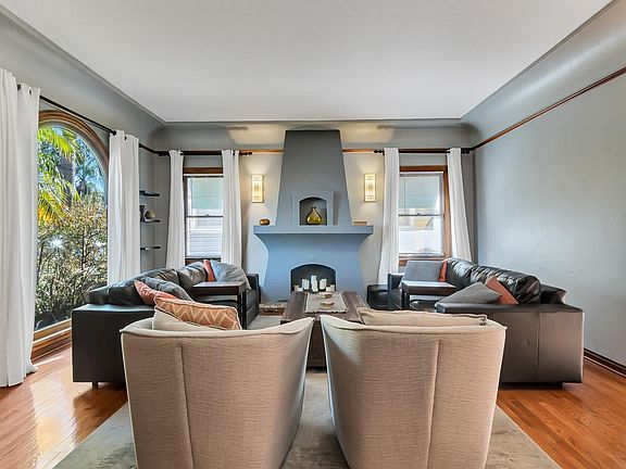 2nd image of 325 Roycroft Ave