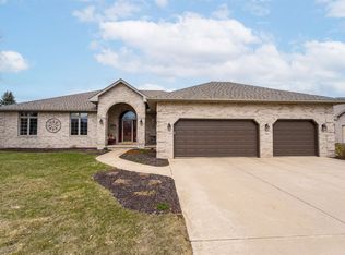 1746 Crimson Ct, De Pere, WI 54115