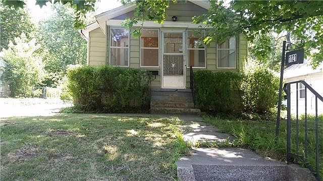1st image of 1121 S Dodgion St