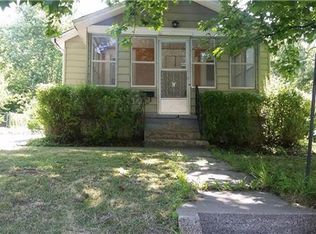 1121 S Dodgion St, Independence, MO 64050