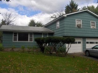 6733 Kinne Rd, Syracuse, NY 13214