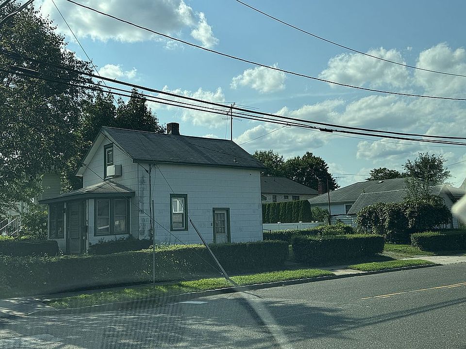 2nd image of 102 McKinley Ave
