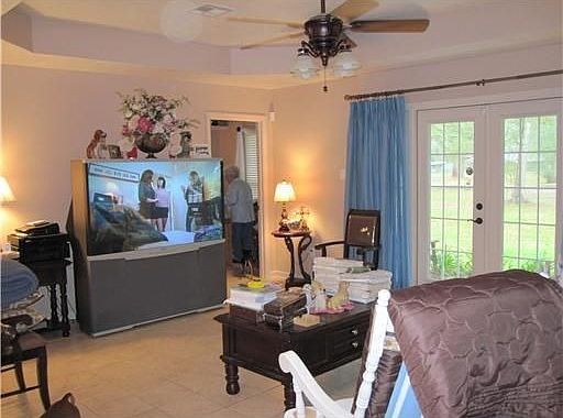 4th image of 3025 Elliott Ln