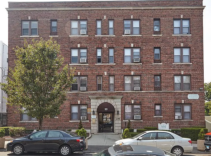 Coleman Apartments — Photo 7