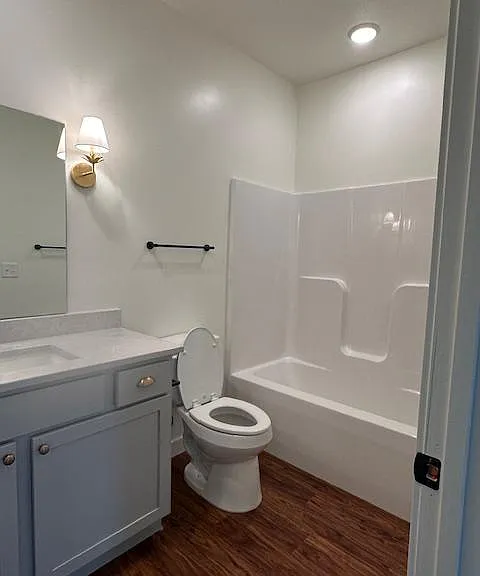 Upstairs full bathroom
