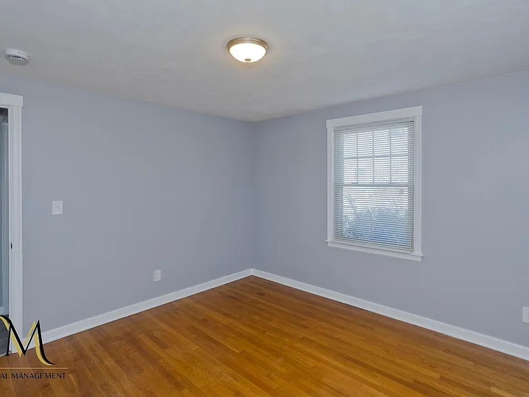 320 Island Pond Rd — Photo 11