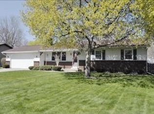 653 Fairway Dr NW, Grand Rapids, MI 49534