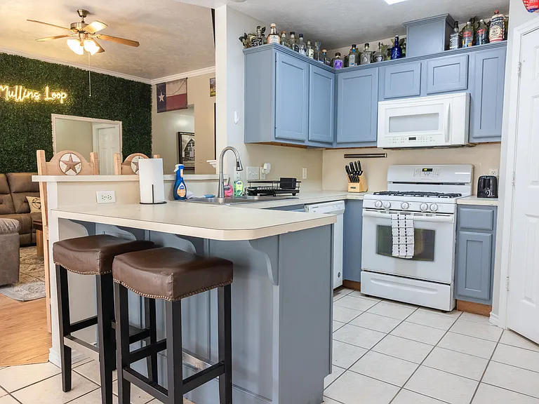 1314 Mullins Loop S — Photo 7