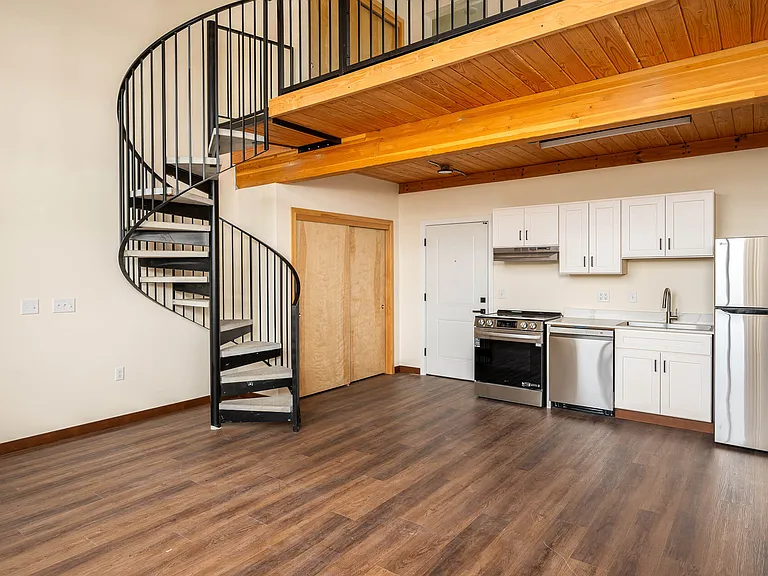 Sandy Rose Lofts — Photo 13