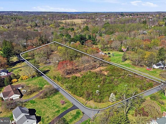 3rd image of 1275 Orchard Ln