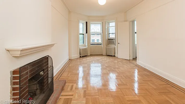 Rented by Garfield Realty  | media 9