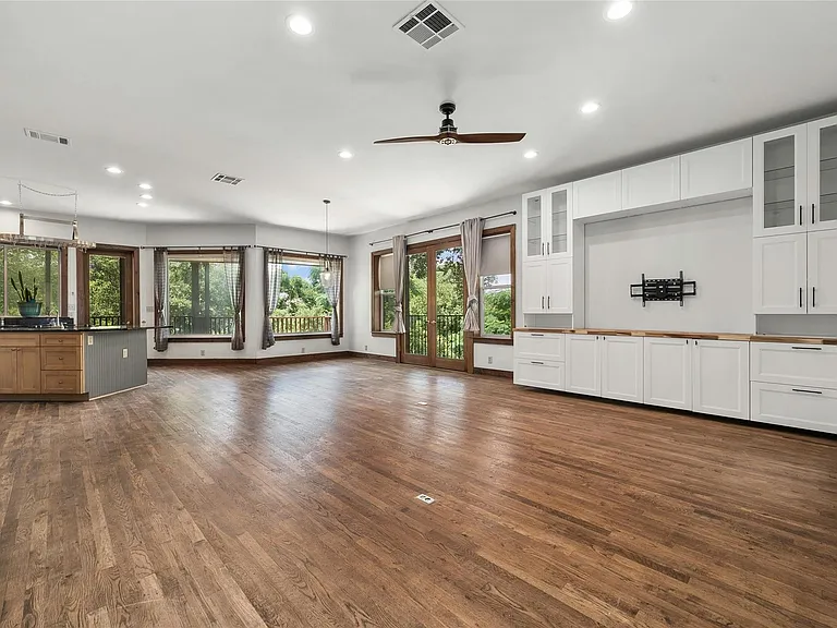 101 Firebird St — Photo 12